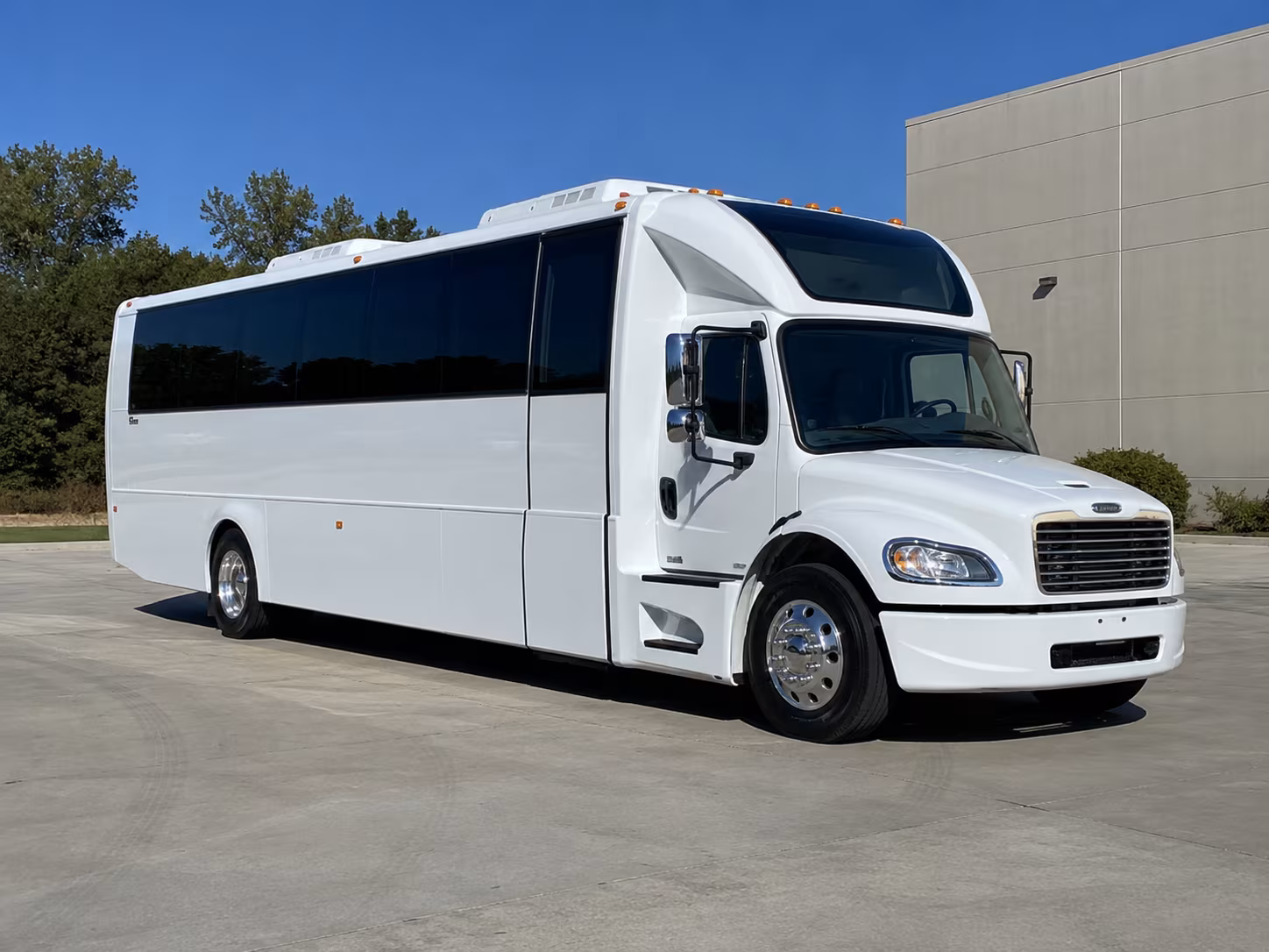 bloomington 28 passenger party bus